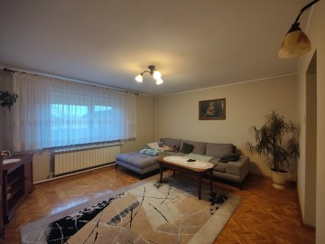 Na sprzedaż gospodarstwo rolne z domem i zabudowaniami gosp.