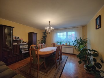 Na sprzedaż gospodarstwo rolne z domem i zabudowaniami gosp.