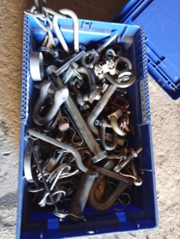 Sprzedam narzędzia smary oleje