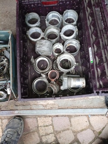 Sprzedam narzędzia oleje smary itp