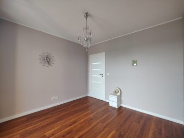 Sprzedam 3 pok. mieszkanie z balkonem, 1 piętro -ul. Śliska