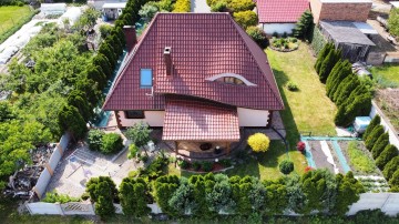 Oszczędny w eksploatacji dom, dwa garaże, duża działka