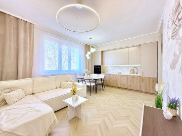 Konin | 3 pokoje | Balkon | 2 Piętro | 50 m2 | Po remoncie