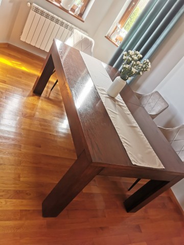 Sprzedam st&oacute;ł