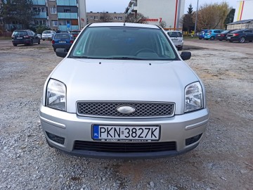 Ford Fusion Plus 1.6 Hak