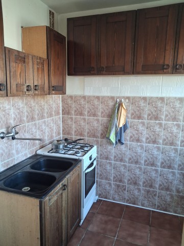 Sprzedam 2-pokojowe mieszkanie V Osiedle ul. Wyszyńskiego 20