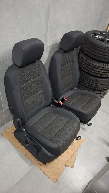 FOTELE KANAPA CAŁE WNETRZE TIGUAN I LIFT