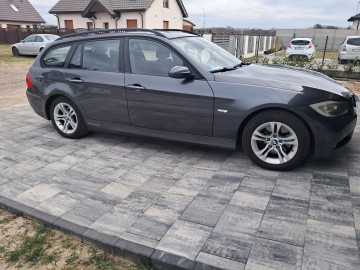 Sprzedam BMW Seria 3 318d  143 KM, garażowane