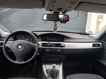 Sprzedam BMW Seria 3 318d  143 KM, garażowane