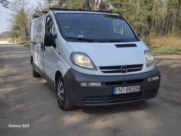 Opel Vivaro 1.9 CDTI 100 KM &ndash; LONG &ndash; 2006 &ndash; 3 osoby &ndash; paka