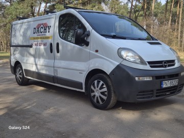 Opel Vivaro 1.9 CDTI 100 KM &ndash; LONG &ndash; 2006 &ndash; 3 osoby &ndash; paka