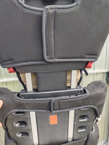 Fotelik samochodowy dziecięcy