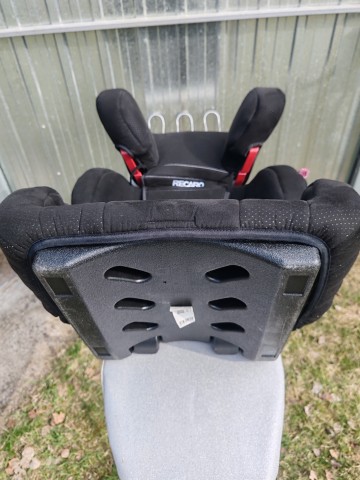 Fotelik samochodowy dziecięcy