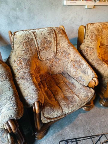 Sprzedam wypoczynek dębowy, Sofa + 2 fotele