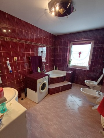 Dom Koło oś. Bogumiła