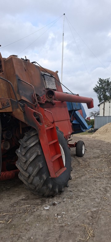 Sprzedam kombajn zo 56 na czesci