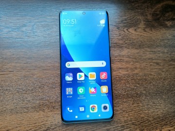 Sprzedam Xiaomi 12 dual SIM ładny 5g NFC 128gb 11gb 6,28