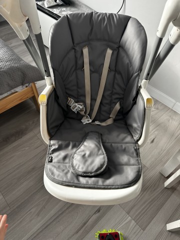 Krzesełko do karmienia z funkcją bujaka