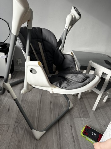 Krzesełko do karmienia z funkcją bujaka