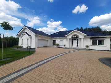 Nowoczesna rezydencja z własnym lasem-gm. Stare Miasto