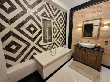 Nowoczesna rezydencja z własnym lasem-gm. Stare Miasto