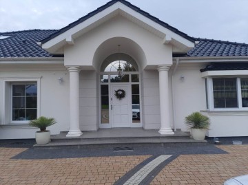 Nowoczesna rezydencja z własnym lasem-gm. Stare Miasto