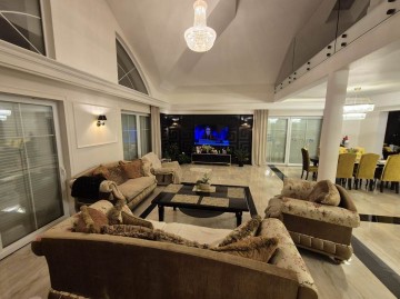 Nowoczesna rezydencja z własnym lasem-gm. Stare Miasto