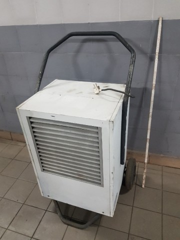 Atrakcyjny Wynajem wypożyczalnia mobilna osuszacz myjka młot