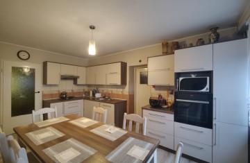 Na sprzedaż gospodarstwo rolne z domem i zabudowaniami gosp.