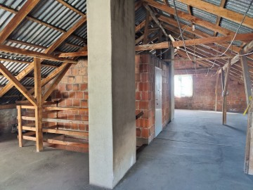 Sprzedam siedlisko o pow. 1.3759ha z domem i budynkami gosp.