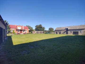 Sprzedam siedlisko o pow. 1.3759ha z domem i budynkami gosp.