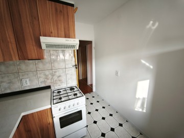 Do wynajęcia kawalerka z balkonem, 1 piętro, os. Chorzeń