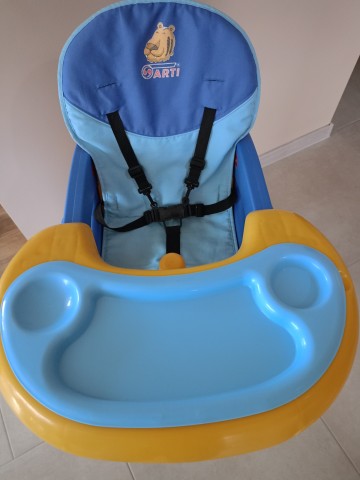 Sprzedam stoliczek do karmienia dziecka