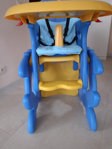 Sprzedam stoliczek do karmienia dziecka