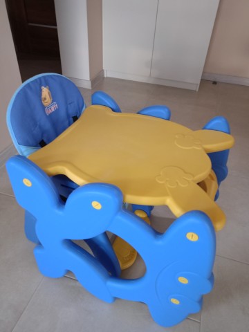 Sprzedam stoliczek do karmienia dziecka