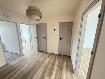 3 pok. mieszkanie z balkonem-po remoncie-niski blok -Zatorze