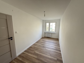 3 pok. mieszkanie z balkonem-po remoncie-niski blok -Zatorze