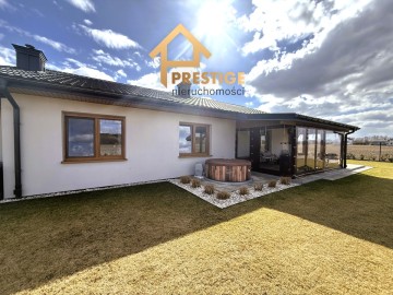 Parterowy dom w wysokim standardzie na przedmieściach Konina