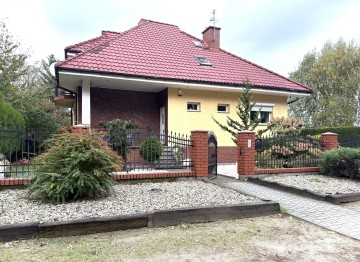 Duży dom w spokojnej okolicy w Koninie