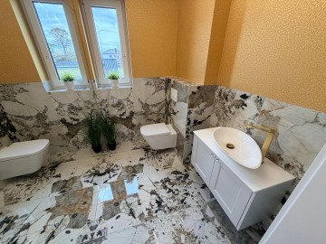 Nowy dom z garażem i ogrodem, designerskie wnętrze -Karsy