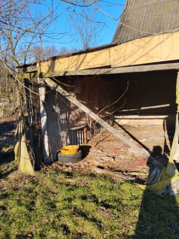 P&oacute;ł hektara ziemi na wsi z wydanymi WZ!