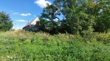 P&oacute;ł hektara ziemi na wsi z wydanymi WZ!