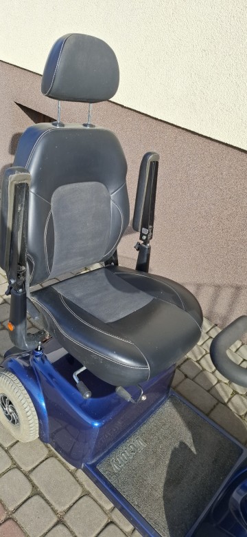Skuter inwalidzki w&oacute;zek elektryczny