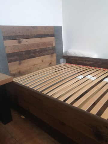 Ł&oacute;żko sypialniane