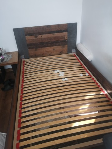 Ł&oacute;żko sypialniane