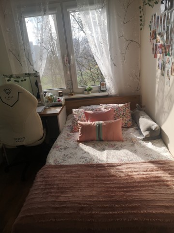 Ł&oacute;żko sypialniane