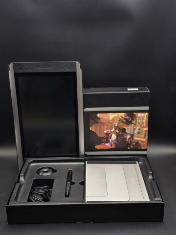 Tablet graficzny Huion Kamvas 16 Stan: sprawny, dobry, używ