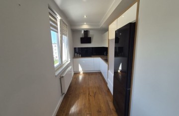 Sprzedam mieszkanie po remoncie-2 pokoje-niski blok -Centrum