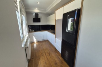 Sprzedam mieszkanie po remoncie-2 pokoje-niski blok -Centrum