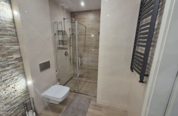 Sprzedam mieszkanie po remoncie-2 pokoje-niski blok -Centrum